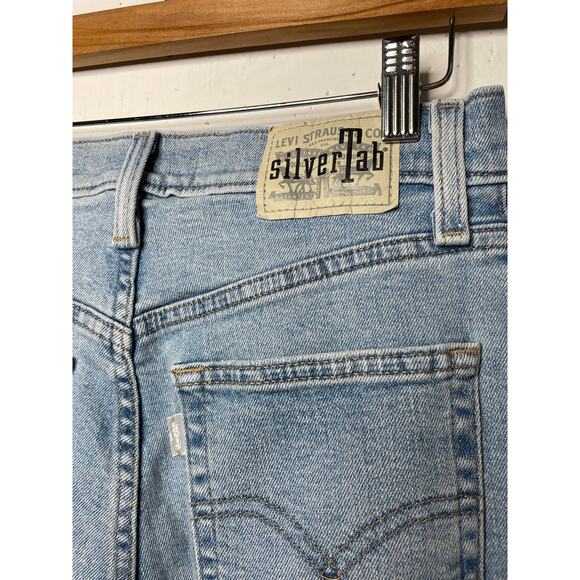 LEVIS Silver Tab Mom Jean Womens Size 27 High Rise Distressed - Picture 6 of 9